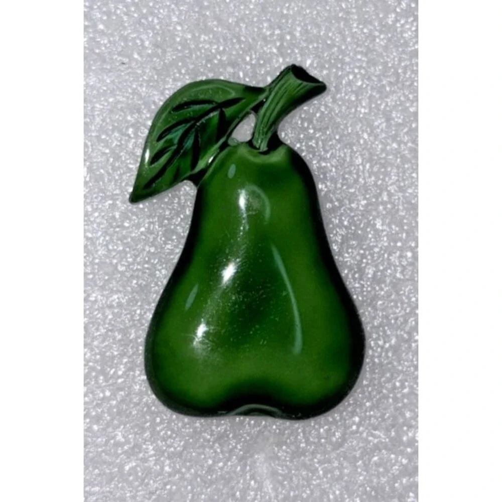 GREEN PEAR PIN Italy